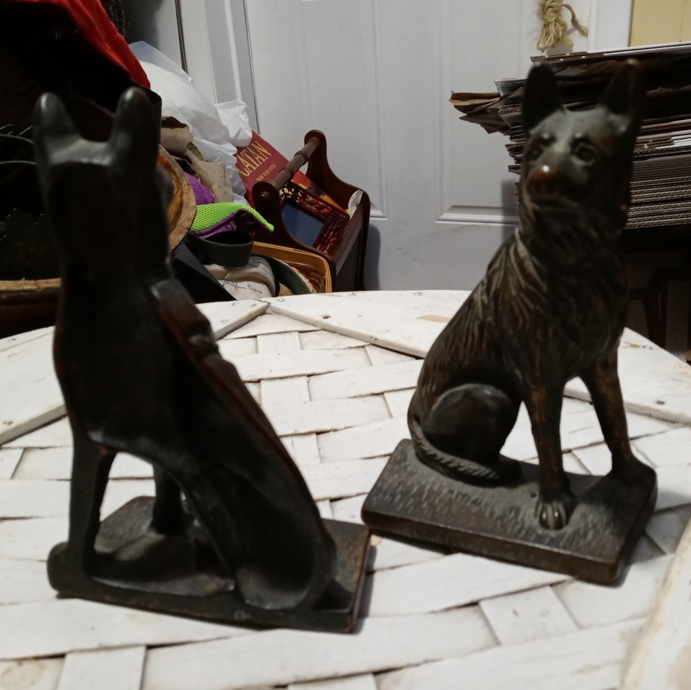 ๐ฆ
๐ANTIQUE PAIR OF GERMAN DOGS๐ ๐ ๐ทRARE๐ถFIRE๐ฅSALES!! ๐ฆฎ ๐โ๐ฆบ ๐ฉ ๐ - Picture 4 of 16